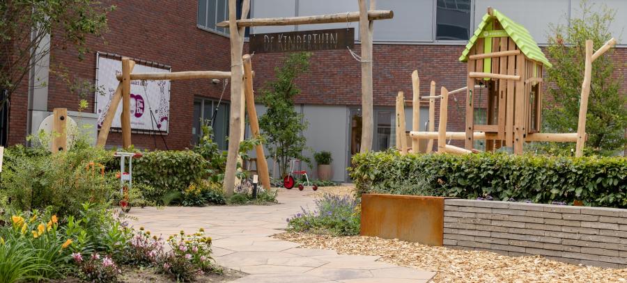 Opening Kindertuin bij het Flevoziekenhuis op TV